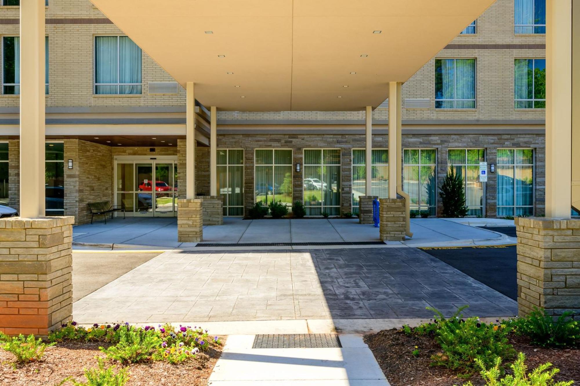 فندق Courtyard By Marriott Raleigh Cary Crossroads المظهر الخارجي الصورة