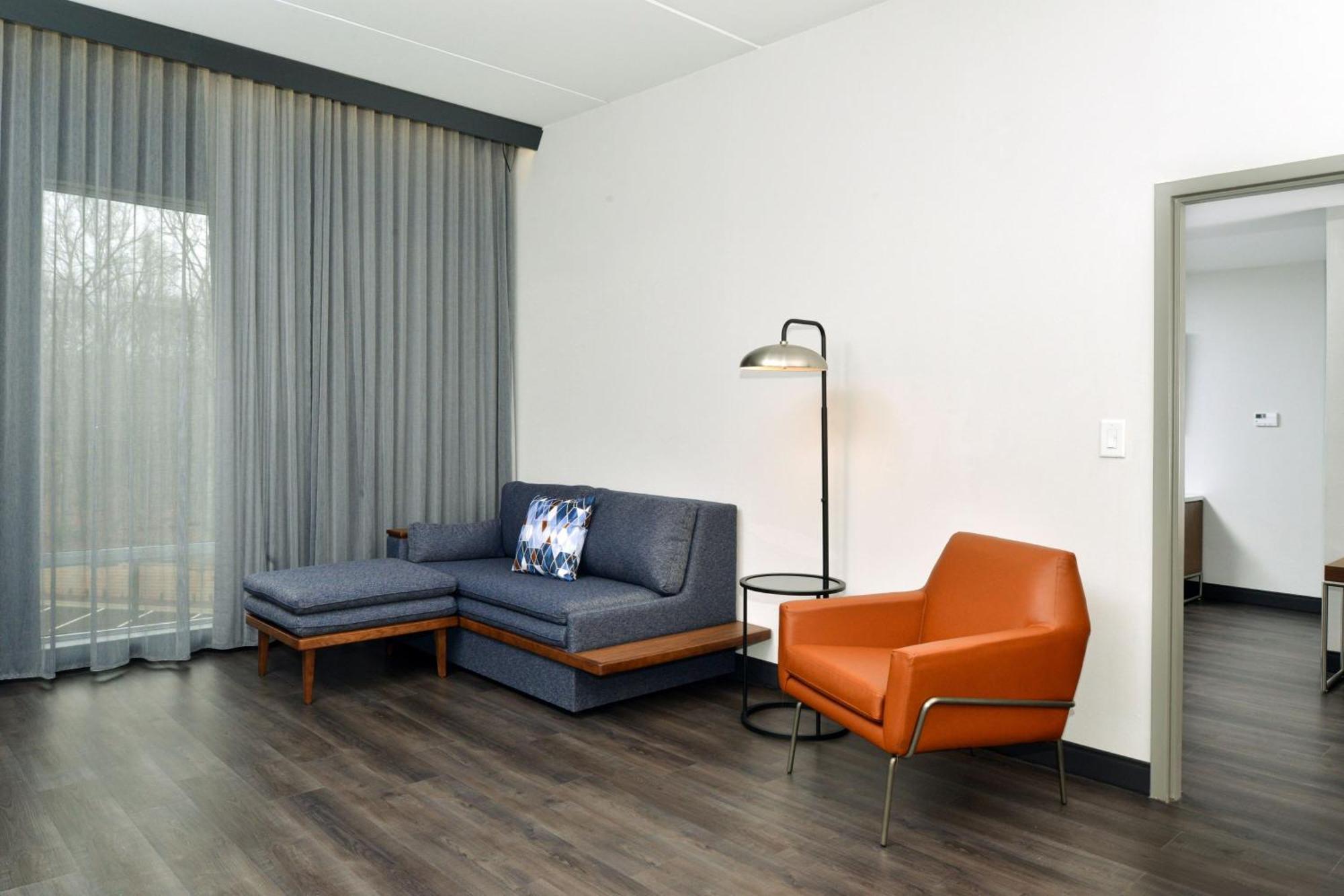 فندق Courtyard By Marriott Raleigh Cary Crossroads المظهر الخارجي الصورة