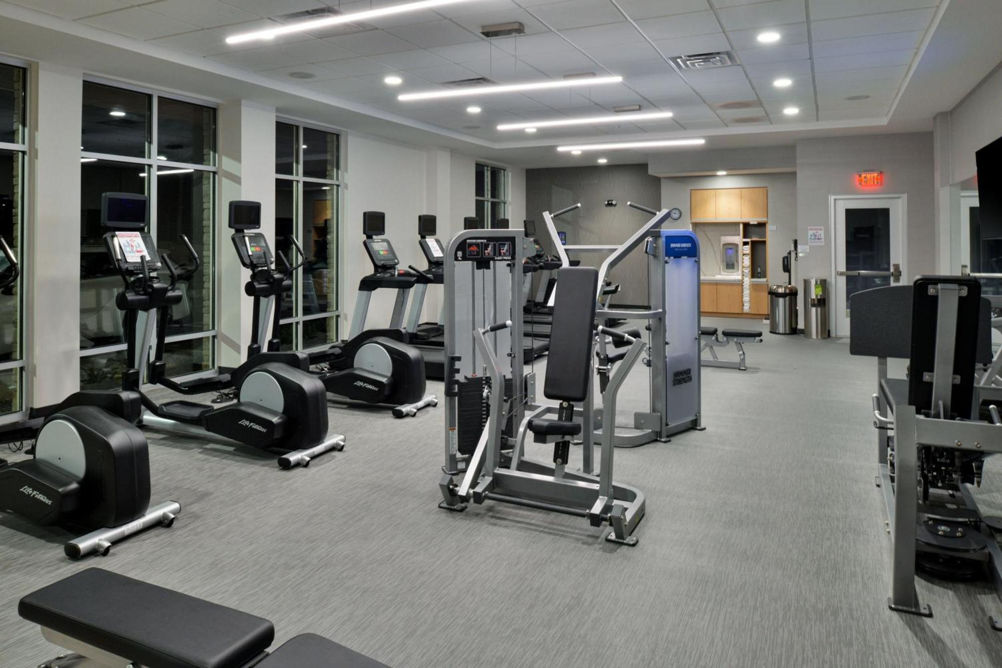 فندق Courtyard By Marriott Raleigh Cary Crossroads المظهر الخارجي الصورة